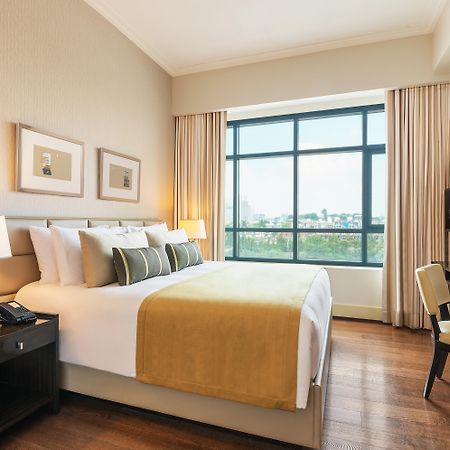 Aruga Apartments By Rockwell Makati Макати Экстерьер фото
