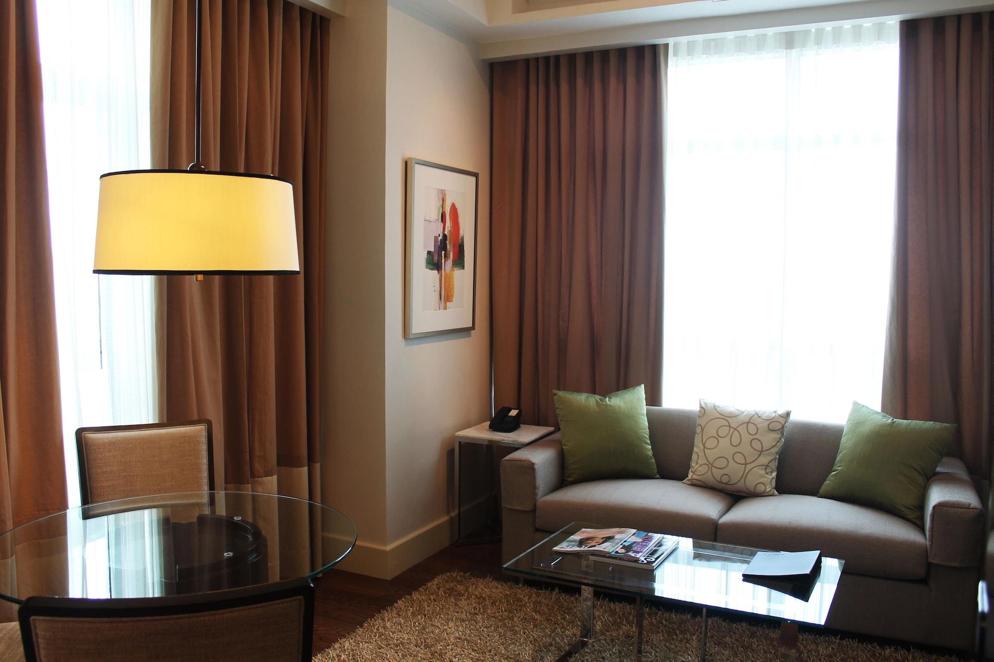 Aruga Apartments By Rockwell Makati Макати Экстерьер фото