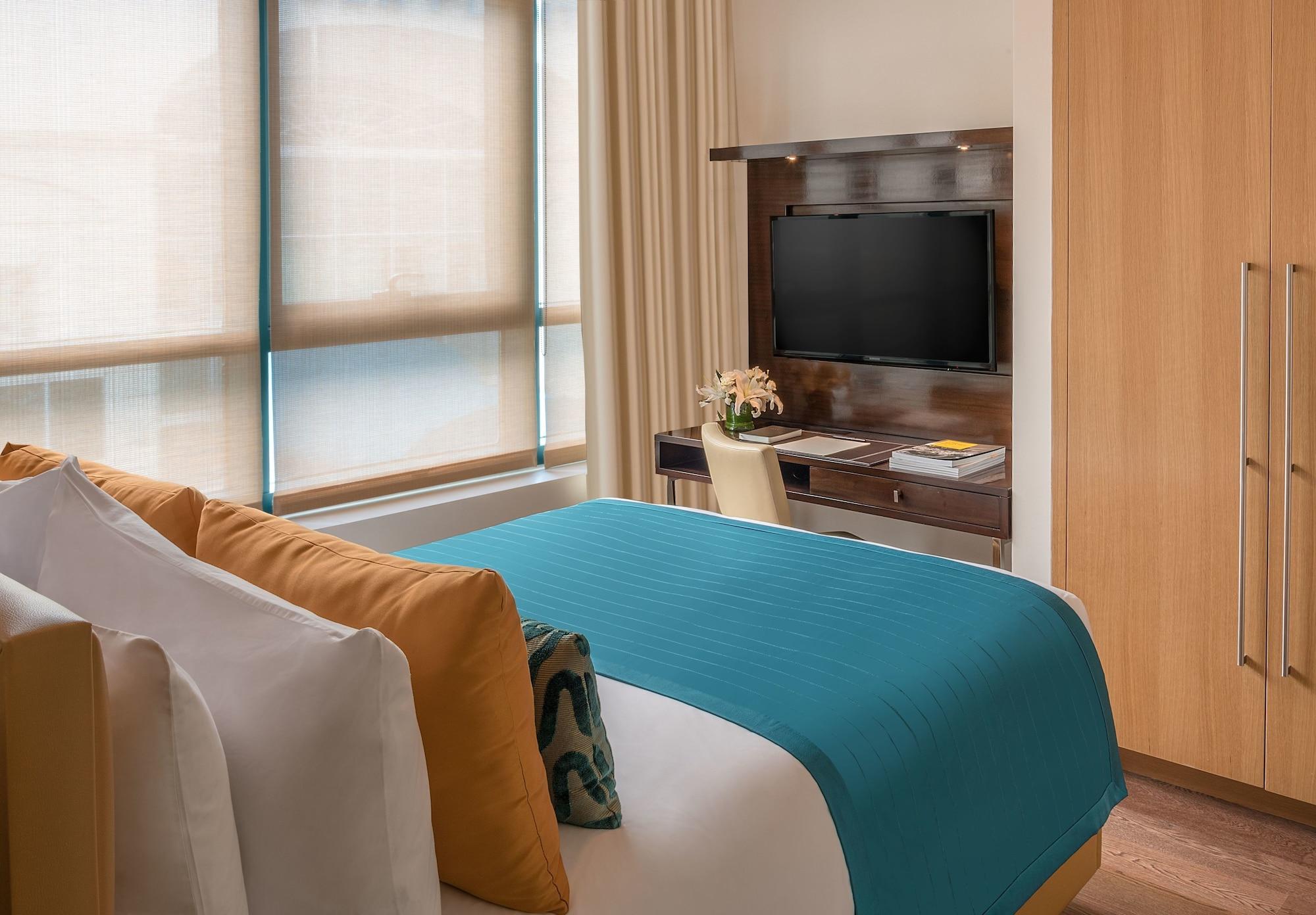 Aruga Apartments By Rockwell Makati Макати Экстерьер фото