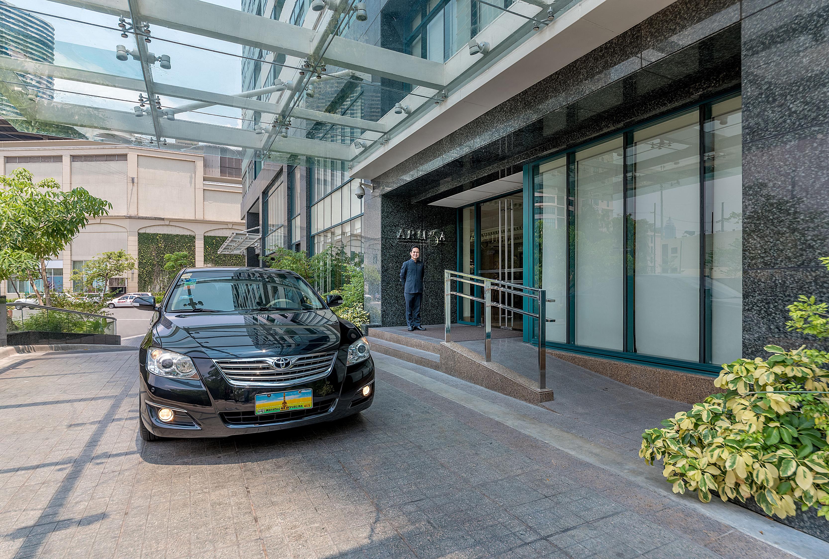 Aruga Apartments By Rockwell Makati Макати Экстерьер фото