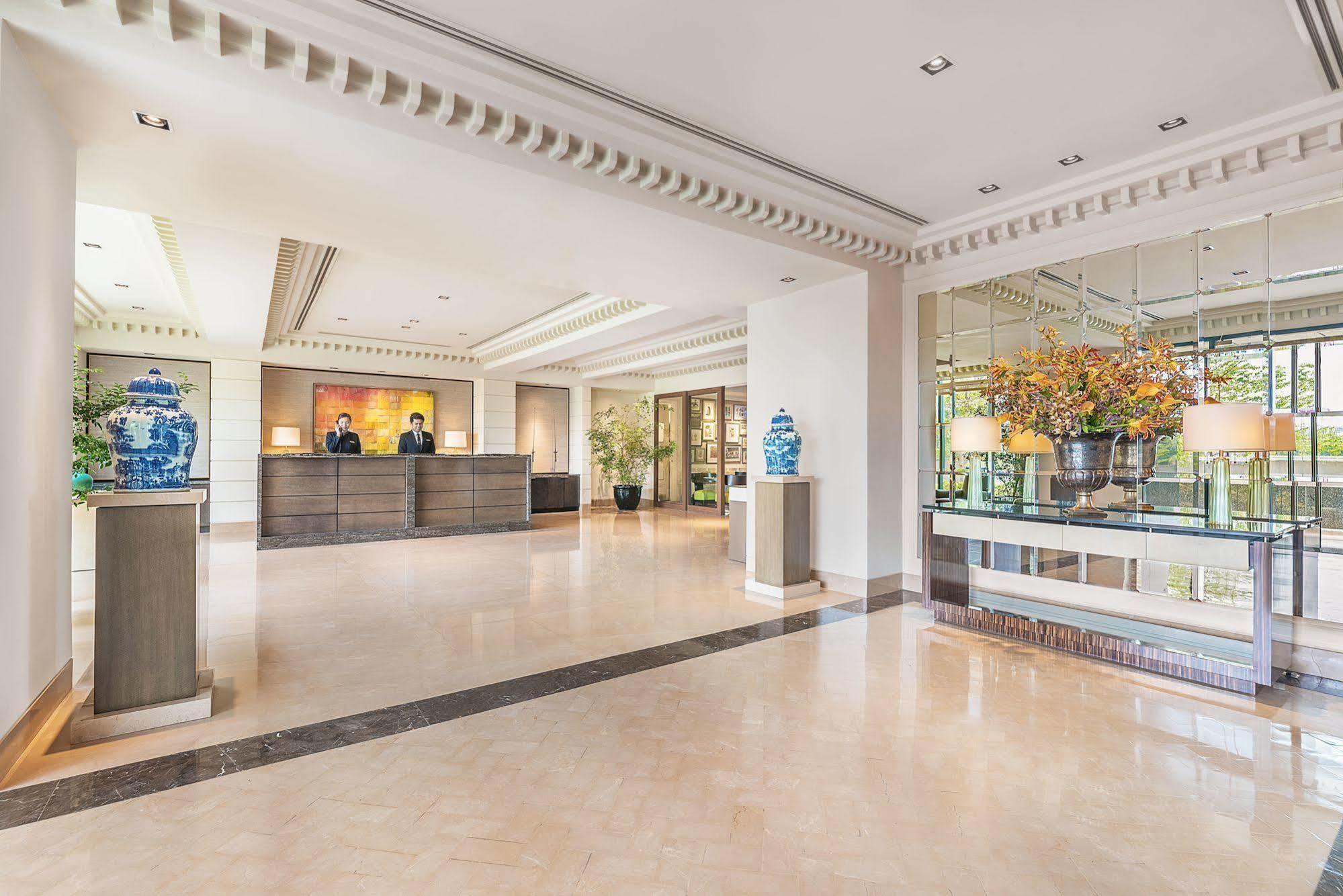 Aruga Apartments By Rockwell Makati Макати Экстерьер фото